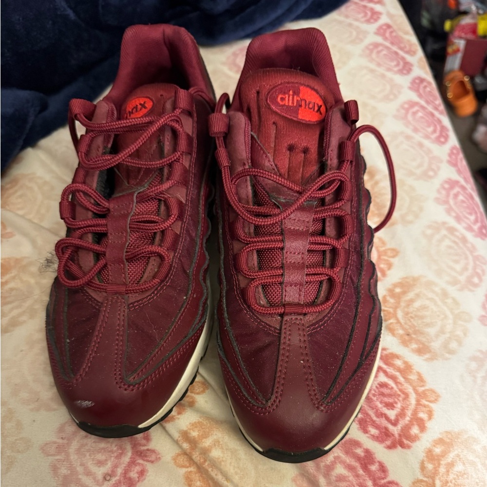 Women size 9 Nike air max